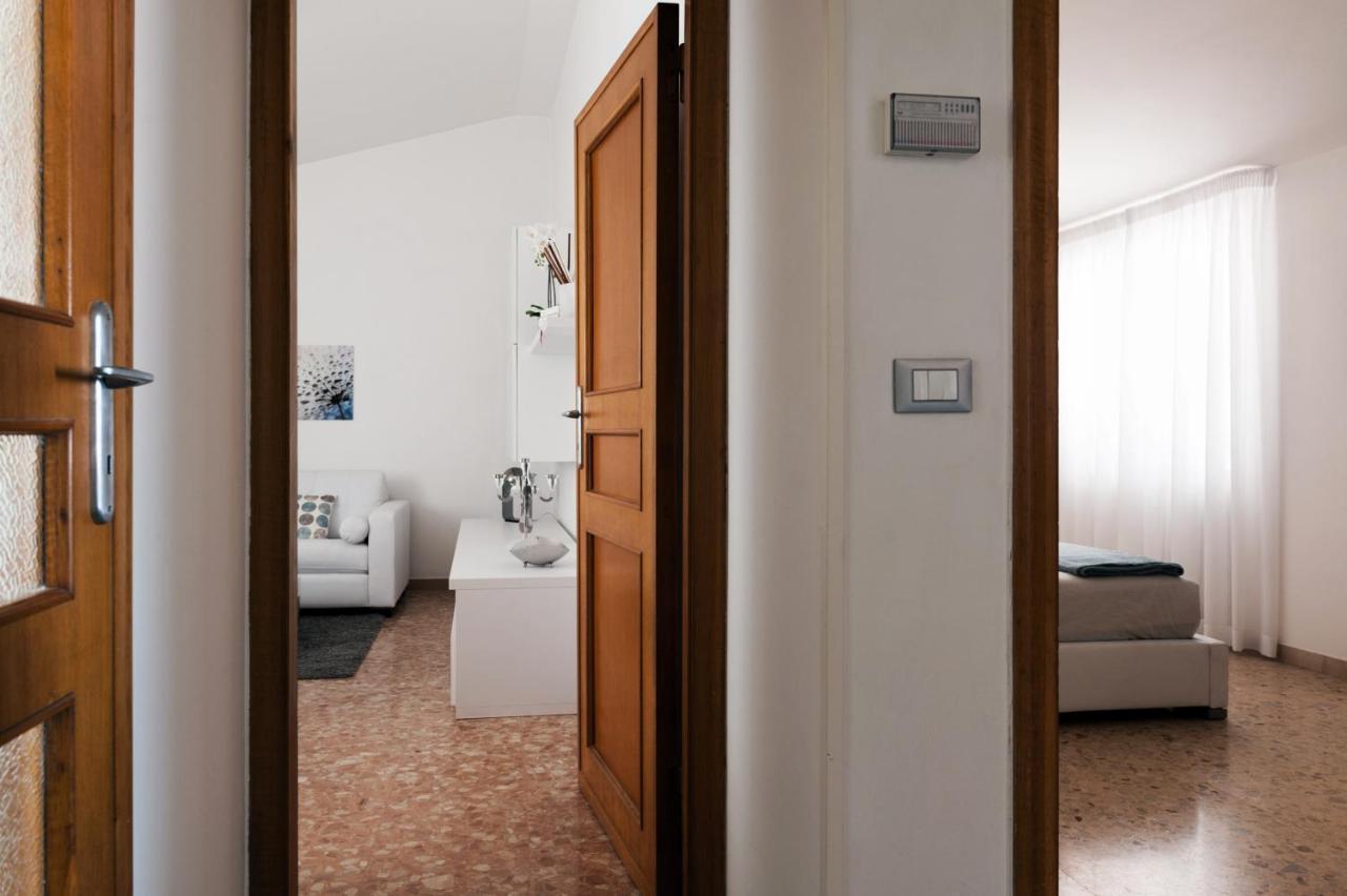 Fly By Suites Pescara Esterno foto